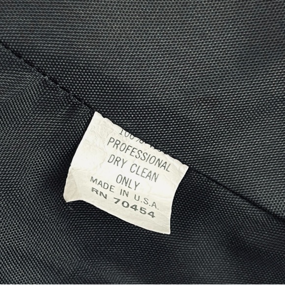 Vintage 1980’s Structured Wool Collarless V-Neck Oversized Lined Blazer - Picture 11 of 14